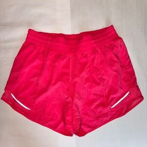 LULULEMON HOTTY HOT SHORTS - SIZE 8 - COLOR: LIPGLOSS